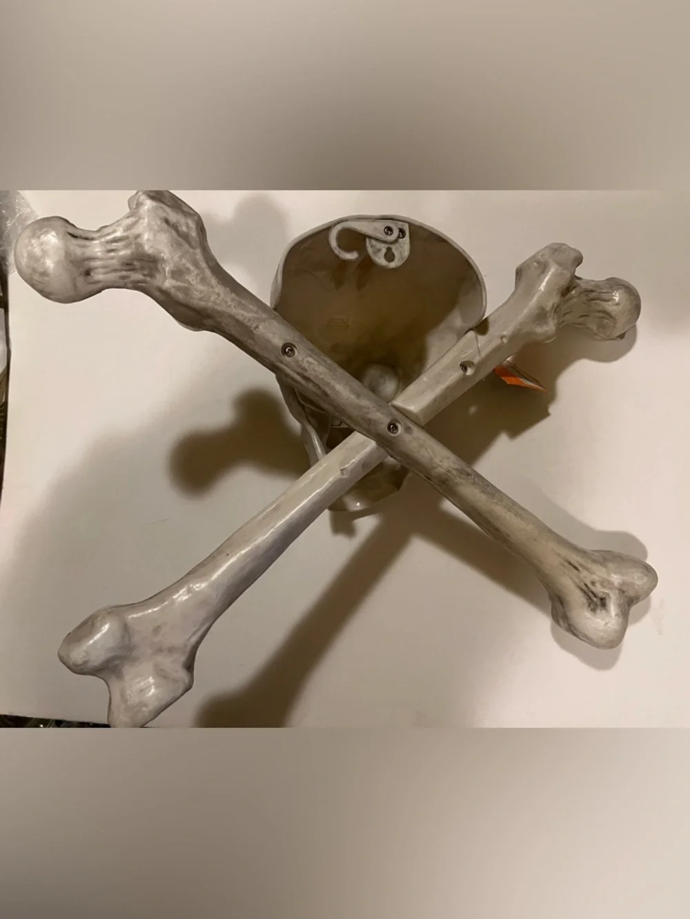 NWT TARGET SKULL & CROSSBONES WALL DECOR.